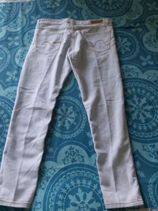 BRANDED LIGHT BLUE JEANS