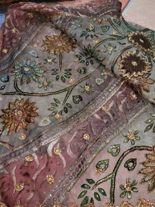 i am Selling very heavy saree never wear