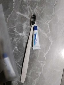 5 combo of Toothbrush with toothpaste
