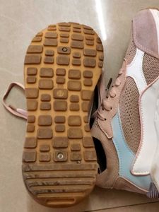 Ginger Round Toe Women Sneakers