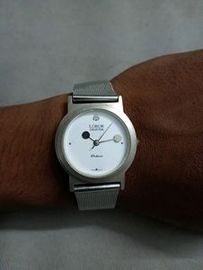 Lobor Watch
