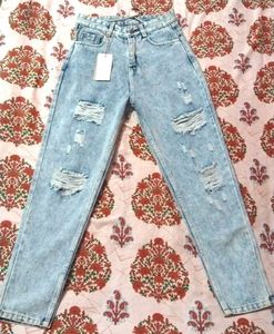 Ripped Acid Wash Jeans Look Stylish