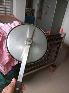 Bajaj Pressure Cooker In Fully Working Condition