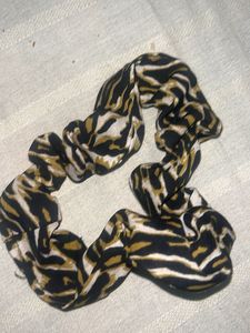 Viral Y2K Leopard Print Scrunchie
