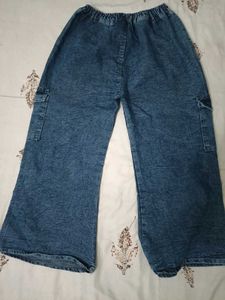 Wide Leg Cargo Jeans.