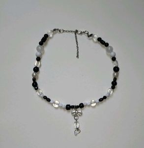 Chic Black &amp; White Beaded Bow Necklace