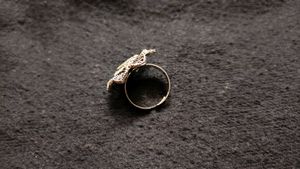 Silver Oxidised Flower Mirror Ring