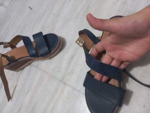 Blue Sandel