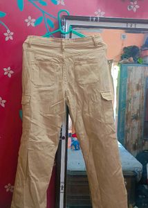 Montree Cargo Pants Khakki