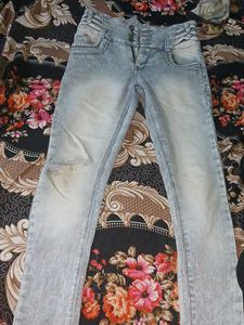 Stylish Light Wash Jeans