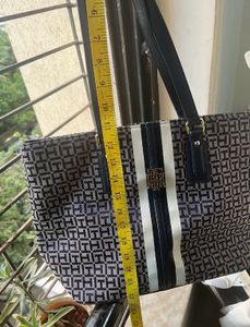 Tommy Hilfiger Brand Logo Self Design Shoulder Bag