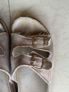 zudio Stylish Buckled Slides