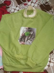 Green Graphic Print Sweatshirt