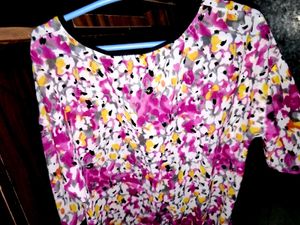 A Floral Top 💗 Fits Very Well Because Off elastic