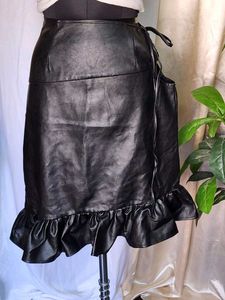 Tie Up Asymmetrical Peplum Skirt