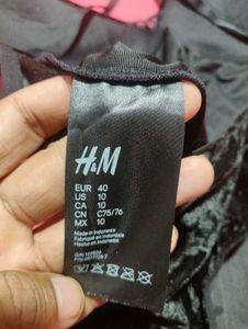 H&amp;M Black Velvet Bodysuit – Size .M