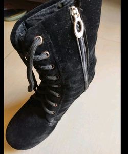 Black Stylish Women&#39;s Boots