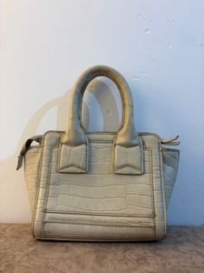Chic Ivory Croc-Embossed Handbag