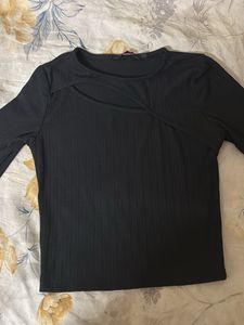 Chic Black Crop Top | Trendy & Minimal | Lightly W
