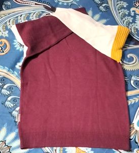 BURGUNDY COLORBLOCKED SWEATER ♥️