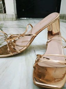 Women&#39;s Dressberry Tie-up Heels