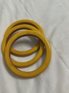 Women&#39;s bangles