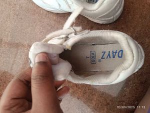 2-4 Age Unisex White Shoes Size 7
