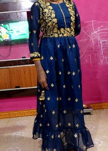Wedding    Anniversary// Party Wear Gown