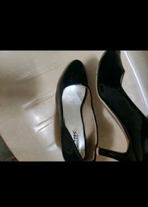 Black Heels 🖤👀 Coins 1999 Cash 399