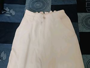 White Mom Fit Jeans With Waist Elastic
