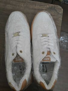 Nike Sneakers - Classic Style