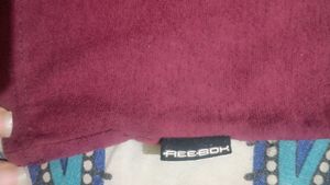 REEBOK T-shirt