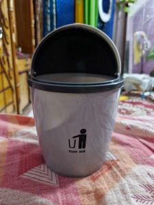 Table Dustbin