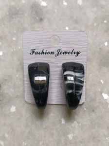 Chunky Y2K Black earrings!🖤⛓️