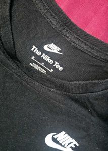 Nike Black T-Shirt  woman