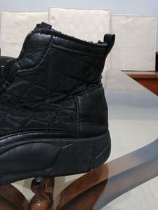 Black windbreaker Zipper Boots