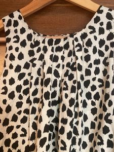 Sleevless Cheetah Pattern Top