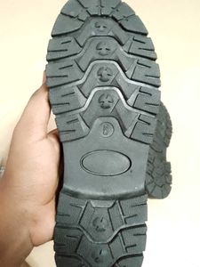 Black Shoe