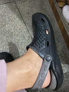 Get 2pairs Of Footwear