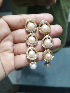 3 layered Pearl earrings