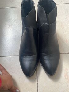 Mochi Leather Boots In Good Condition