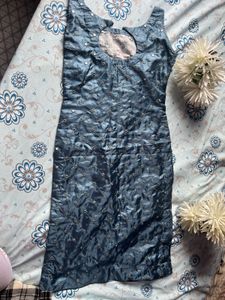 This kurta is a perfect blend of elegance and simp