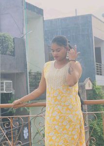 New Kurti Good Condition Yellow Kurt