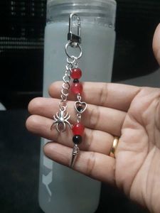 Spidet Red &amp; Black Beaded Keychain