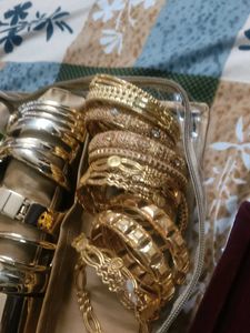 Elegant Gold kangan polish kabhi nahin jayegi gol