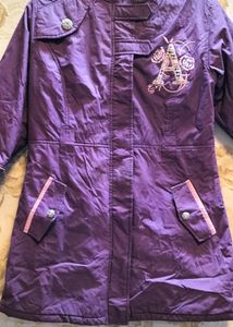 Women&#39;s Branded Jacket For Winter Wear.