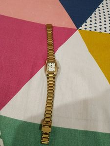 Quartz Girl&#39;s Wrist ⌚