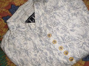 Men's M Size Good Conditions Shirt😍