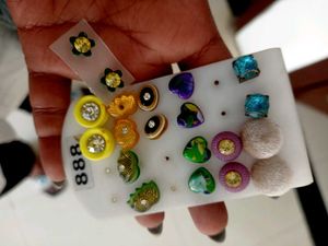 New / Unused Combo Earings