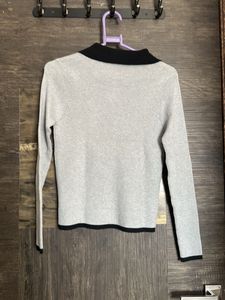 Gray &amp; Black Contrast Collar Knit Top